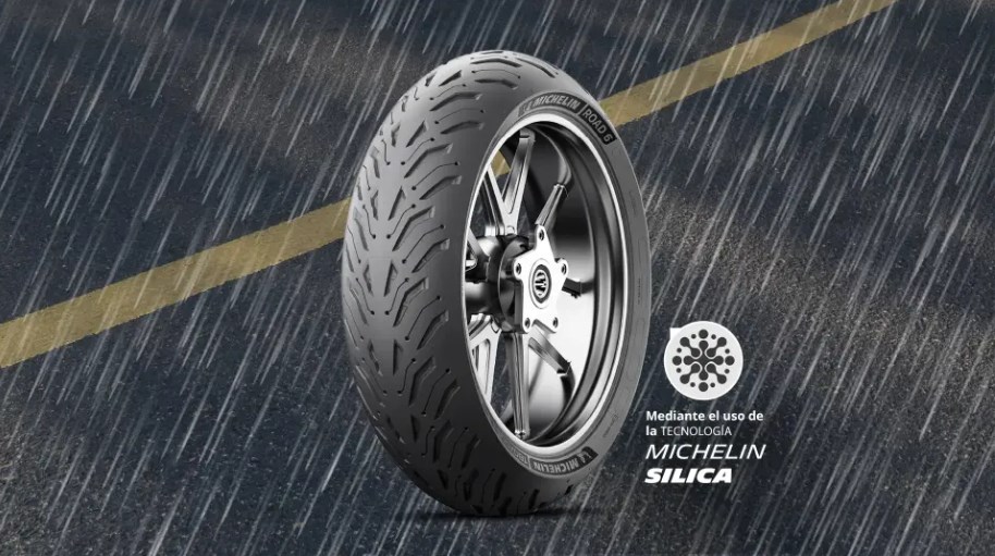 neumático Michelin Road 6 en lluvia
